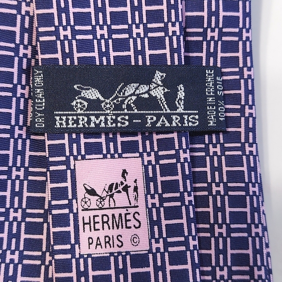 Hermes Paris Beautiful Mens Tie Nave Blue Back With Purple H Pattern 💜 - Picture 3 of 5
